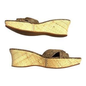 Stuart Weitzman Woven Straw Wedge Sandals 8.5M Metallic Leather Bow 3” Heel
